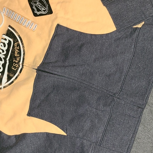 NWT Bruins Hockey Zip-up Sweater 2XL - Picture 3 of 4